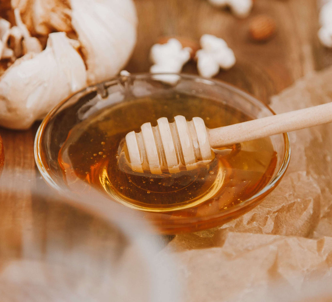 Utforska världen av honung: flytande, fast, frostad och säsongens variationer
