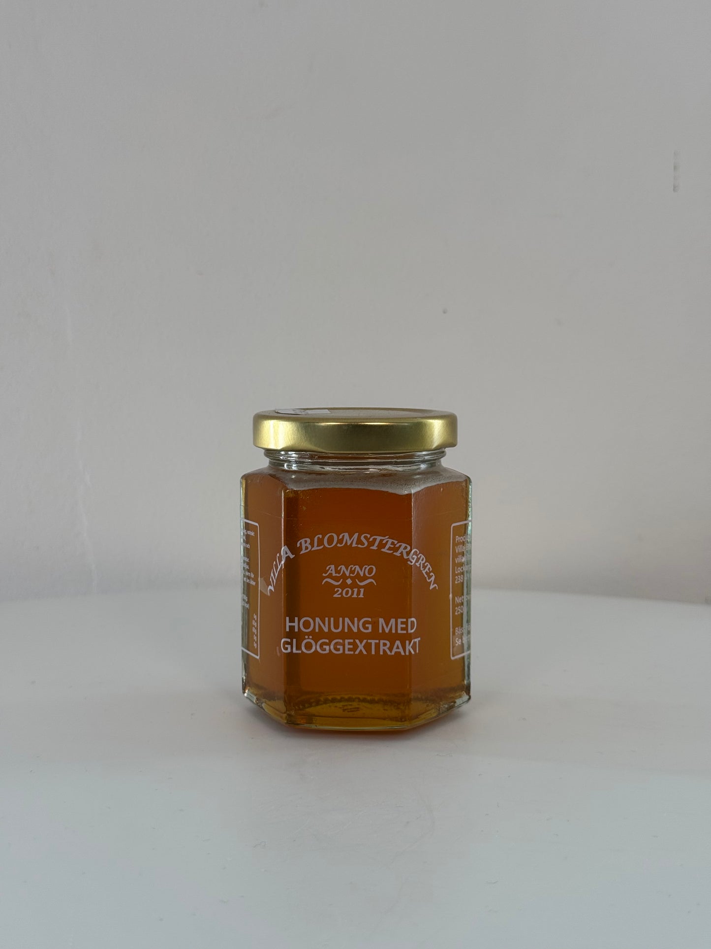 العسل مع خلاصة النبيذ الساخن