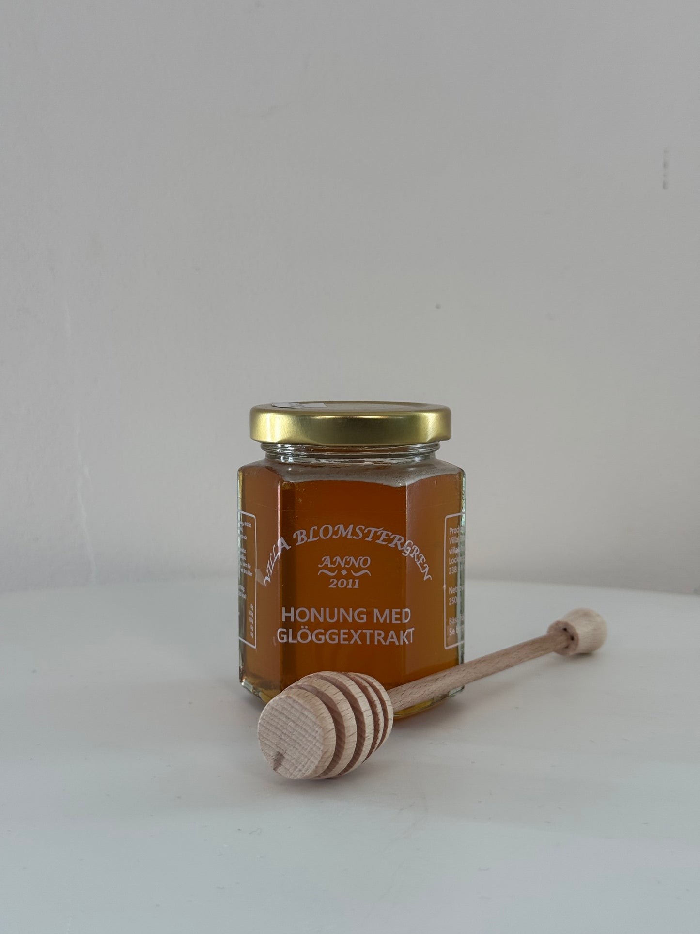 العسل مع خلاصة النبيذ الساخن