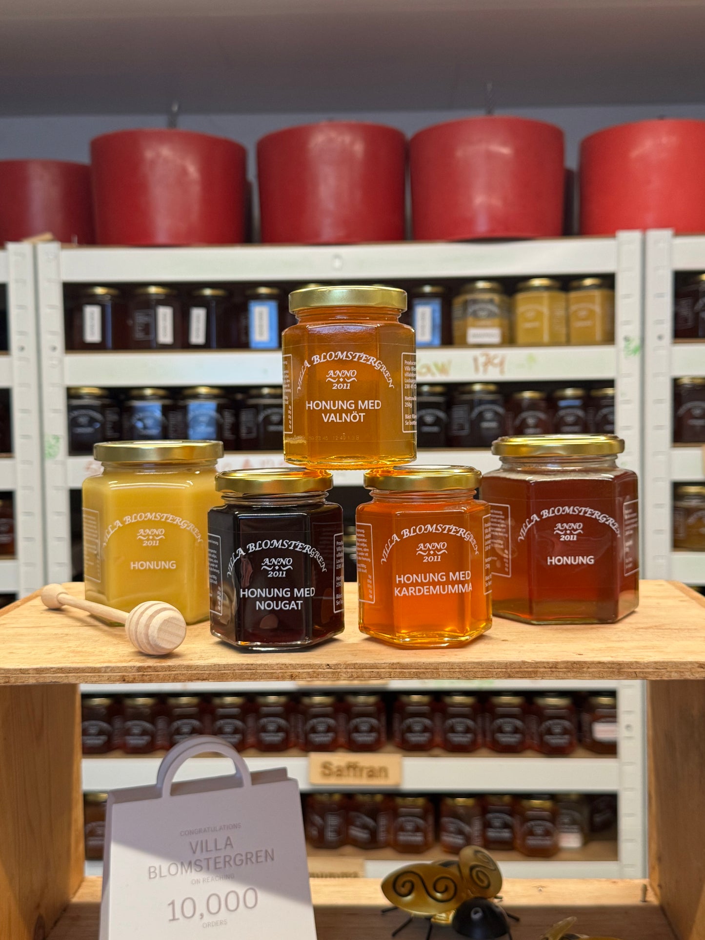 Höstens honungspaket – 5 burkar honung + honungspinne (säsongsprodukt)