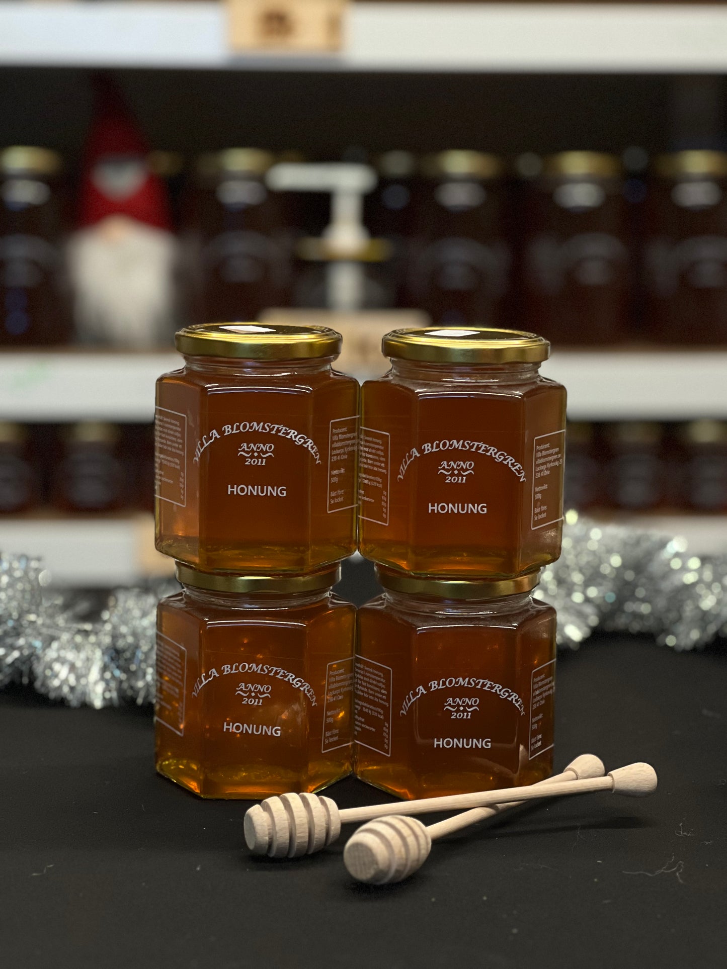 Liquid honey (2 kg) + 2 honey sticks and free shipping for 538kr!